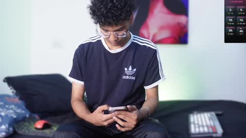 Snapshot of harrytwink18 chatting on 01-06-25, 01:19 HARRY online show from 01-06-25, 01:19