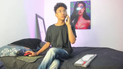 Snapshot of harrytwink18 chatting on 03-03-25, 01:20 HARRY online show from 03-03-25, 01:20