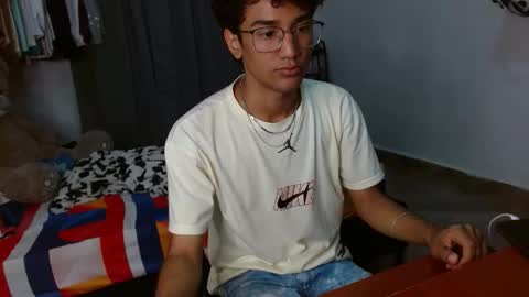 Snapshot of harrytwink18 chatting on 02-16-26, 09:11 HARRY online show from 02-16-26, 09:11