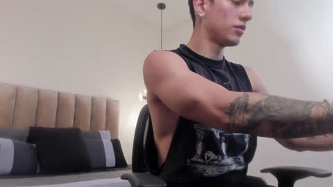 Harry Jones online show from 01-11-25, 05:18