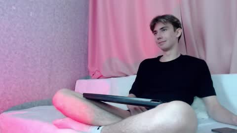 Snapshot of harvey_foster chatting on 12-17-25, 03:29 harvey_foster online show from 12-17-25, 03:29