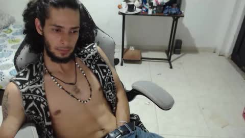 Snapshot of hasani_savala chatting on 11-14-25, 04:33 Hasani online show from 11-14-25, 04:33