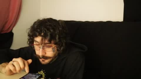 Snapshot of hatsumotokyoto chatting on 01-28-25, 12:47 More content   2   online show from 01-28-25, 12:47