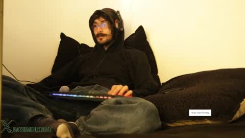 Snapshot of hatsumotokyoto chatting on 01-30-25, 07:26 More content   2   online show from 01-30-25, 07:26