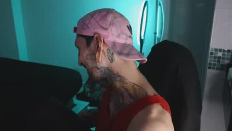 Snapshot of hatsumotokyoto chatting on 10-10-25, 04:11 More content   2   online show from 10-10-25, 04:11