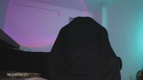 Snapshot of hatsumotokyoto chatting on 10-11-25, 05:50 More content   2   online show from 10-11-25, 05:50