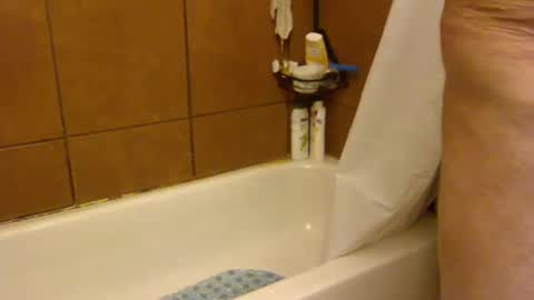 Snapshot of hawaii_guy29 chatting on 12-14-24, 06:20 hawaii_guy29 online show from 12-14-24, 06:20