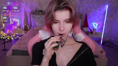 Snapshot of haylaamber chatting on 12-17-24, 10:23 haylaamber online show from 12-17-24, 10:23