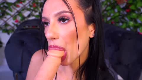 Snapshot of hayliemilf chatting on 12-21-24, 02:26 Haylie online show from 12-21-24, 02:26