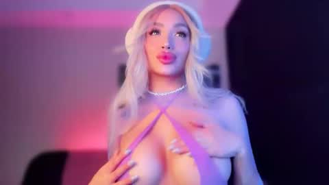 Marie online show from 09-30-25, 02:00