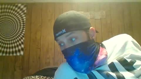 Snapshot of hazel198812 chatting on 12-17-25, 05:08 hazel198812 online show from 12-17-25, 05:08