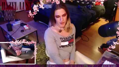 Snapshot of hazel_lust chatting on 03-28-26, 02:11 Hazel Lust online show from 03-28-26, 02:11