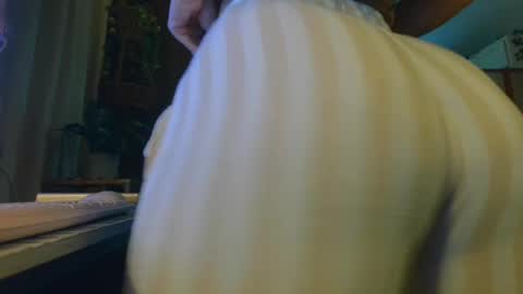 Hazel online show from 07-31-26, 04:06