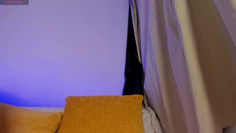 Snapshot of hazel_shy chatting on 04-10-26, 11:53 Im Hazel online show from 04-10-26, 11:53
