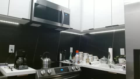 Hazel online show from 01-14-26, 05:07