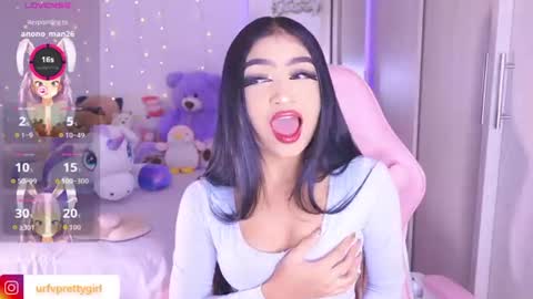 Snapshot of hazelbabee_ chatting on 06-20-26, 01:30 Lynn online show from 06-20-26, 01:30