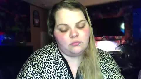 Hazeleyez97 online show from 10-22-25, 06:02