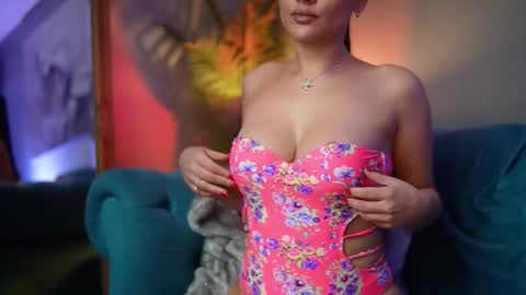 Snapshot of hazelgalaxy chatting on 11-30-25, 07:18 Hazel online show from 11-30-25, 07:18