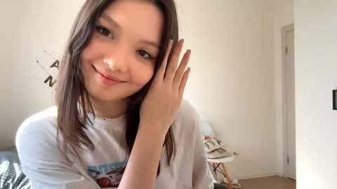 Kira online show from 04-25-26, 12:19
