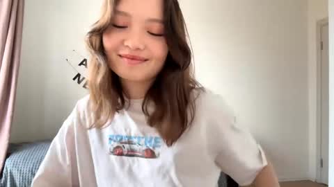 Kira online show from 04-26-26, 10:24
