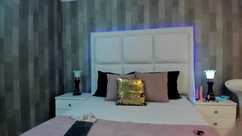 Snapshot of hazelmoret chatting on 12-22-24, 11:44 HazelMoret online show from 12-22-24, 11:44