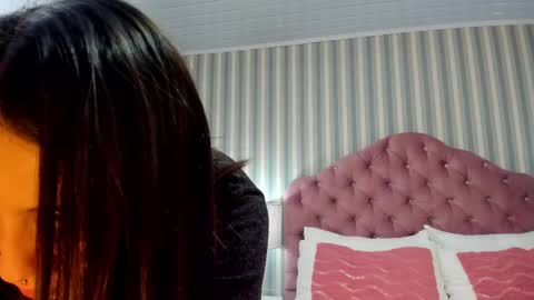 Snapshot of hazelmoret chatting on 02-25-25, 12:03 HazelMoret online show from 02-25-25, 12:03
