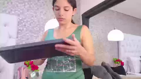 Snapshot of hazelmoret chatting on 09-09-25, 07:57 HazelMoret online show from 09-09-25, 07:57