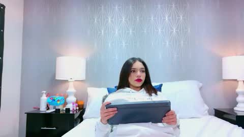 Snapshot of hazelmoret chatting on 02-08-26, 03:26 HazelMoret online show from 02-08-26, 03:26