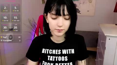 Snapshot of hazeltompson chatting on 09-13-25, 03:01 hazeltompson online show from 09-13-25, 03:01