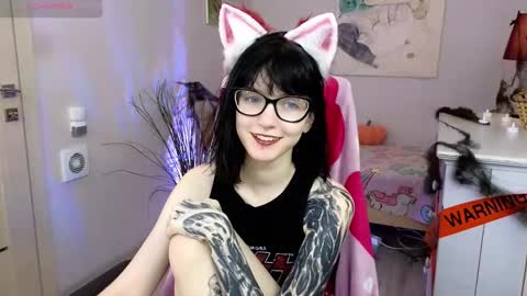 Snapshot of hazeltompson chatting on 11-02-25, 08:00 hazeltompson online show from 11-02-25, 08:00