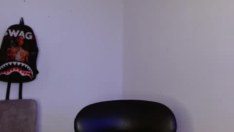 hazlan_420 online show from 11-10-25, 05:01