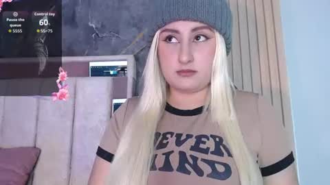 hazumi_tsu online show from 06-19-26, 12:59