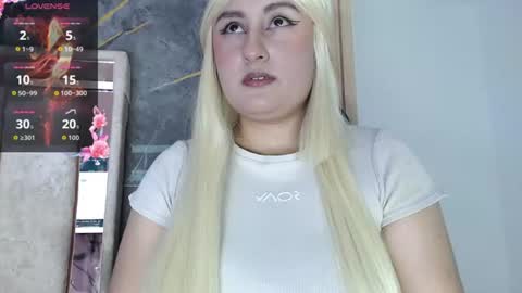 hazumi_tsu online show from 06-30-26, 05:41