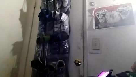 Snapshot of hbdj2164 chatting on 12-16-24, 11:33 hbdj2164 online show from 12-16-24, 11:33