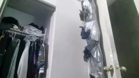 Snapshot of hbdj2164 chatting on 12-20-24, 09:11 hbdj2164 online show from 12-20-24, 09:11