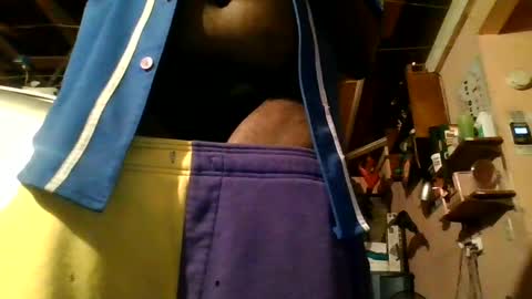 Snapshot of hbdj2164 chatting on 10-13-25, 10:48 hbdj2164 online show from 10-13-25, 10:48