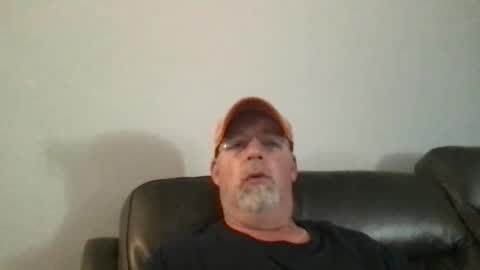 Snapshot of hdeuce22 chatting on 12-17-24, 07:48 Hdeuce22 online show from 12-17-24, 07:48