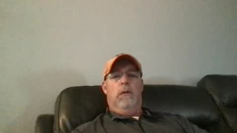 Snapshot of hdeuce22 chatting on 12-25-24, 06:19 Hdeuce22 online show from 12-25-24, 06:19