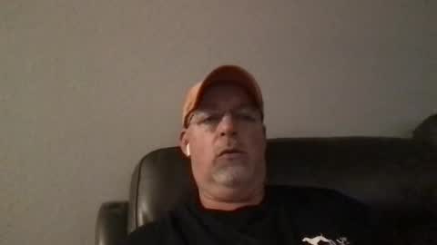 Snapshot of hdeuce22 chatting on 03-10-25, 05:22 Hdeuce22 online show from 03-10-25, 05:22