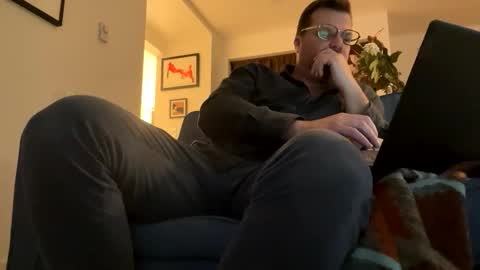 Snapshot of heartofadog604 chatting on 10-29-25, 12:35 MT online show from 10-29-25, 12:35