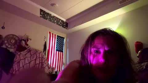 Snapshot of heatskii chatting on 11-11-25, 04:01 heatskii online show from 11-11-25, 04:01