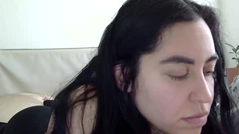 Snapshot of heatwavee chatting on 12-16-24, 04:38 heatwavee online show from 12-16-24, 04:38