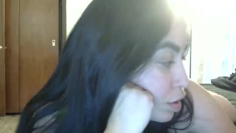 Snapshot of heatwavee chatting on 11-10-25, 06:07 heatwavee online show from 11-10-25, 06:07