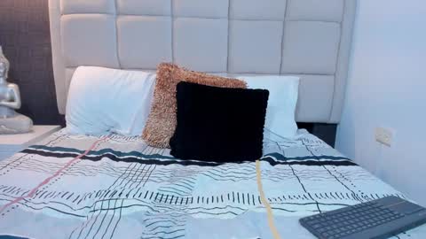 Keira Hecate online show from 01-05-25, 10:08