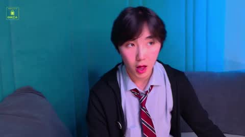 HEEJIN online show from 11-23-25, 08:30