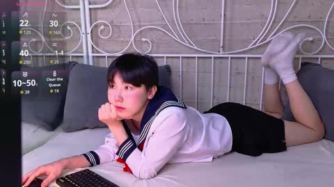 HEEJIN online show from 12-16-25, 04:28