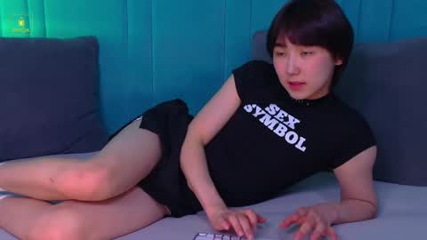 HEEJIN online show from 04-17-26, 08:23