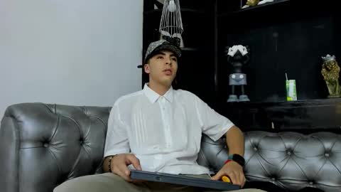 heellboy_ online show from 11-27-25, 02:35