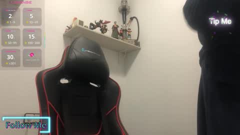 Snapshot of heels4funn chatting on 03-12-26, 04:02 Fran online show from 03-12-26, 04:02