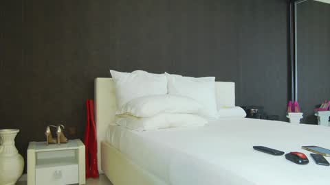 Snapshot of hefner_girl chatting on 12-28-24, 01:39 Helen online show from 12-28-24, 01:39